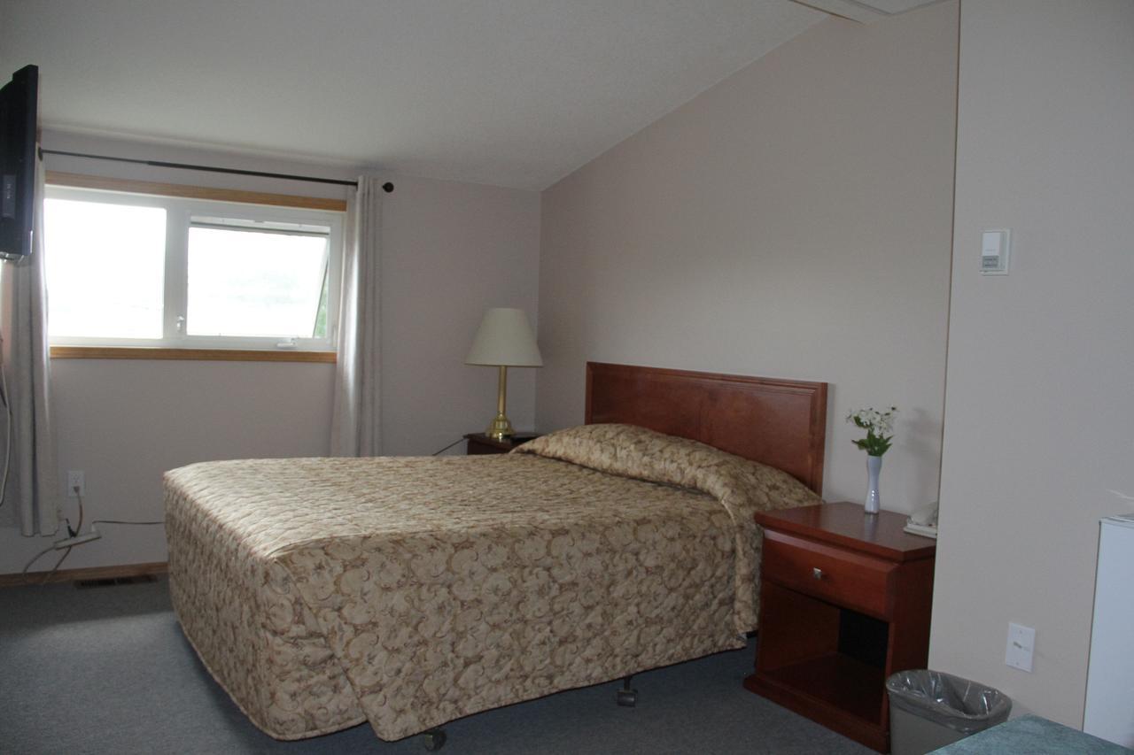 Garden Court Motel Manning Exterior photo